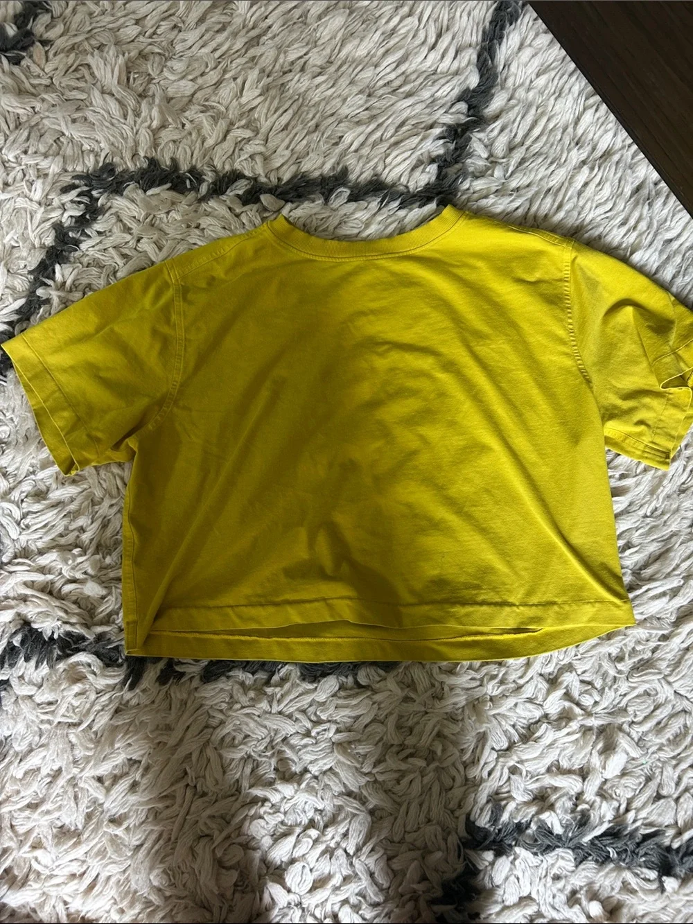 Lululemon boxy cropped tee in bright yellow